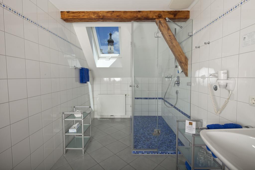Hotel Angerbraeu ムルナウ・アム・スタッフェルゼー 部屋 写真