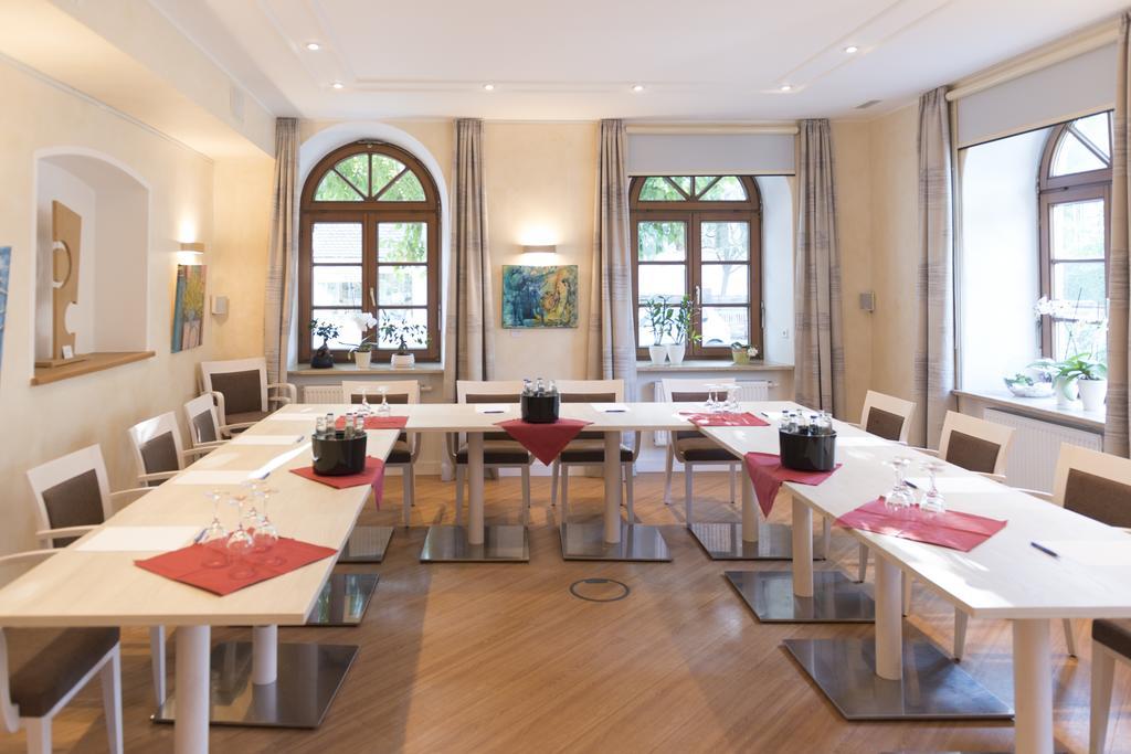 Hotel Angerbraeu ムルナウ・アム・スタッフェルゼー エクステリア 写真