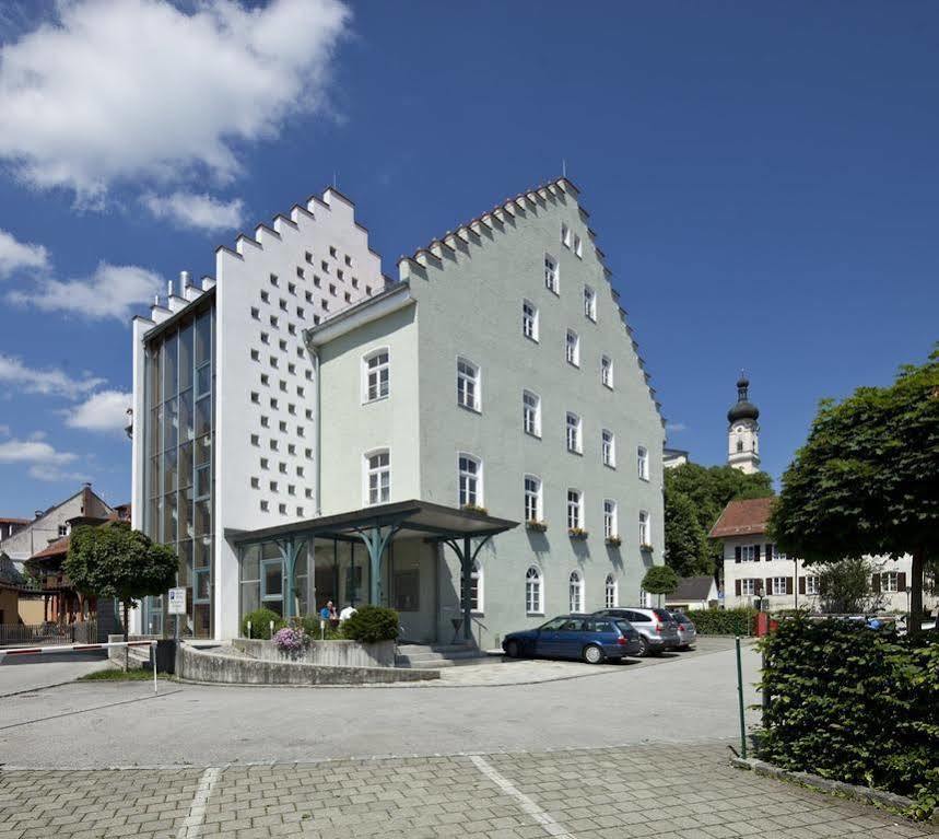 Hotel Angerbraeu ムルナウ・アム・スタッフェルゼー エクステリア 写真
